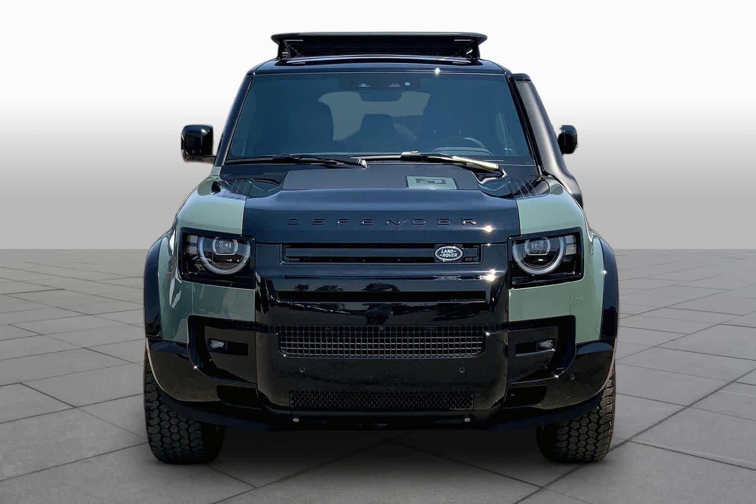 New 2026 Land Rover Defender 110 Trophy Edition AWD/4WD image 3