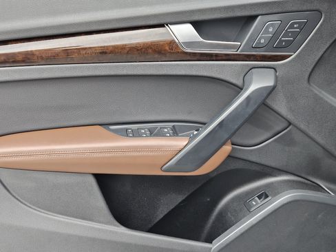 Used 2019 Audi Q5 2.0T Premium Plus w/ Premium Plus Package image 24