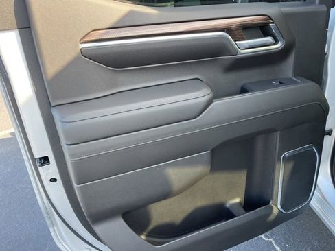 Used 2022 Chevrolet Silverado 1500 LT image 11