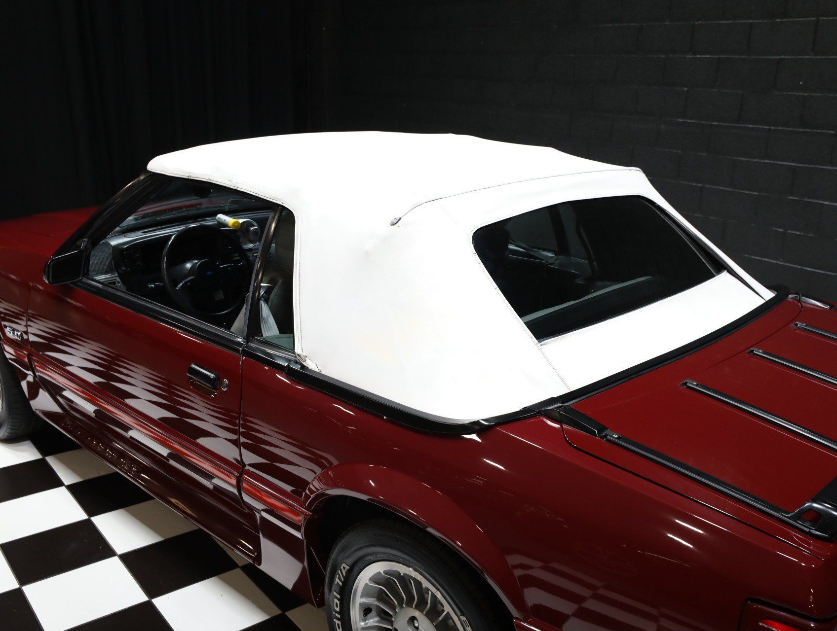 Used 1987 Ford Mustang GT RWD image 9