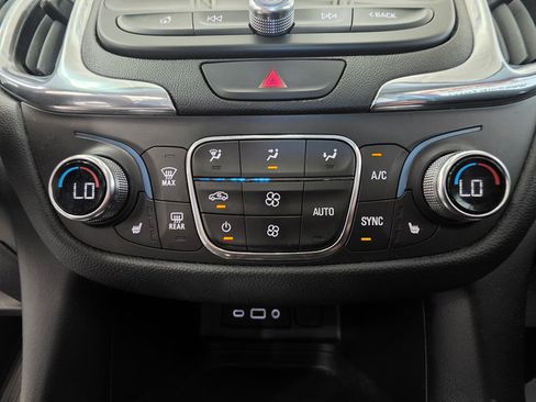 Used 2019 Chevrolet Equinox LT w/ Sun & Navigation Package FWD image 21