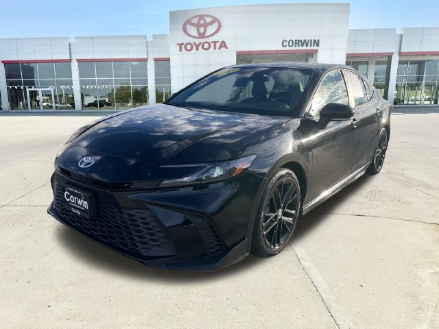 Used 2025 Toyota Camry SE FWD image 7