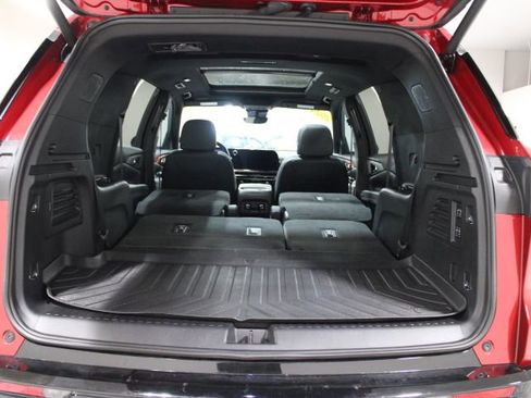 Used 2024 Chevrolet Traverse RS image 16