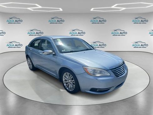 Used 2012 Chrysler 200 Limited FWD image 3