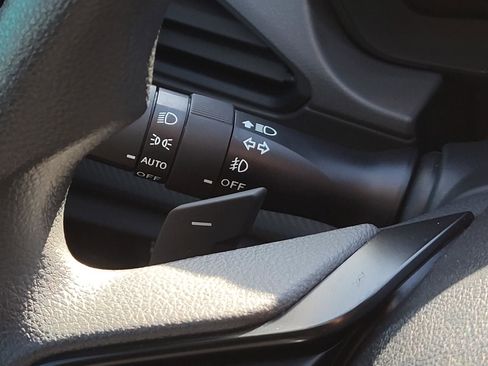 Used 2025 Subaru Crosstrek 2.0i Premium w/ Convenience Package #2 image 27