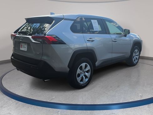 Used 2023 Toyota RAV4 LE FWD image 5