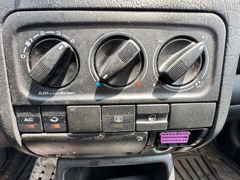 Used 1997 Volkswagen Jetta GT FWD image 35