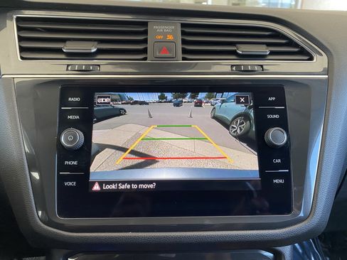 Certified 2023 Volkswagen Tiguan SE FWD image 4