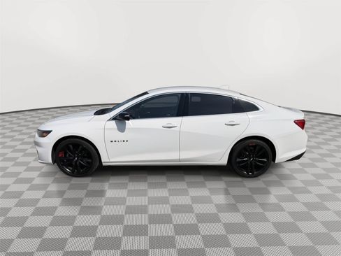 Used 2018 Chevrolet Malibu LT w/ Redline Edition FWD image 4