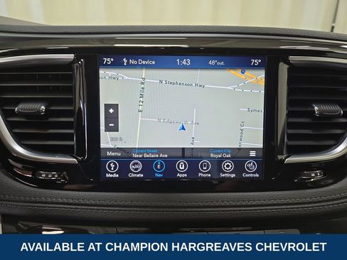 Used 2020 Chrysler Pacifica Limited w/ Tire & Wheel Group image 18