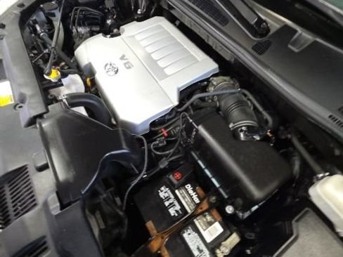Used 2012 Toyota Highlander FWD w/ Tech Pkg image 25