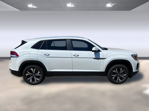 New 2026 Volkswagen Atlas Cross Sport SE image 8