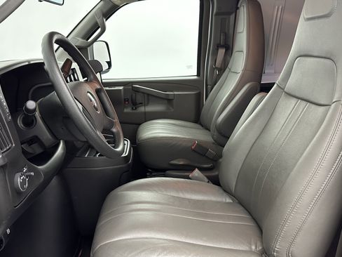 Used 2024 GMC Savana 2500 w/ Driver Convenience Package image 11