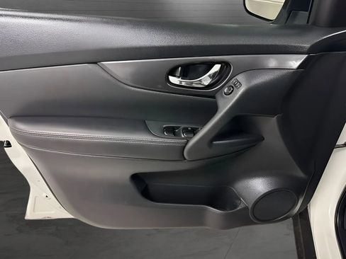 Used 2017 Nissan Rogue S FWD image 9