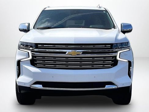Used 2024 Chevrolet Suburban Premier image 2