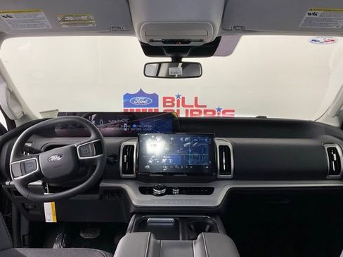 New 2025 Ford Expedition Active image 19