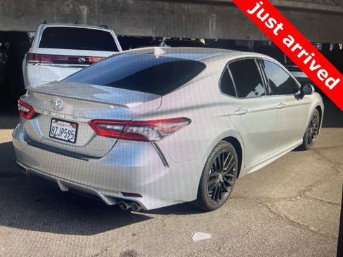 Used 2022 Toyota Camry XSE image 5