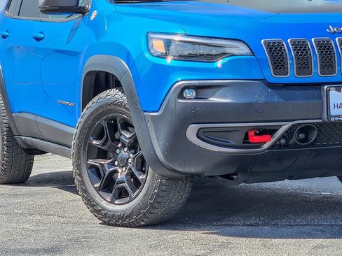 Used 2019 Jeep Cherokee Trailhawk AWD/4WD image 3