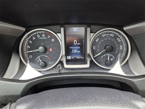 Used 2023 Toyota Tacoma Limited image 37