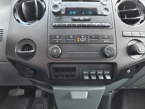 Used 2014 Ford F450 XL w/ Power Equipment Group image 18