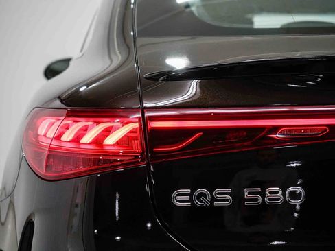 Used 2023 Mercedes-Benz EQS 580 4MATIC Sedan image 9