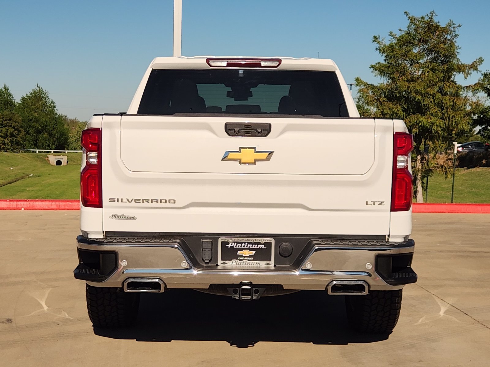 Certified 2023 Chevrolet Silverado 1500 LTZ AWD/4WD image 8