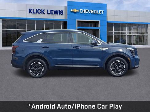 Used 2025 Kia Sorento S AWD/4WD image 9