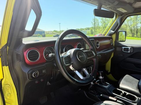 Used 2023 Jeep Gladiator Rubicon w/ Cold Weather Group AWD/4WD image 20