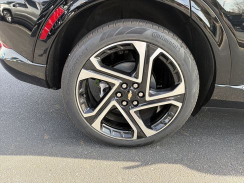 New 2026 Chevrolet Equinox EV LT image 17