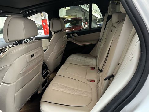 Used 2019 BMW X5 xDrive50i w/ M Sport Package AWD/4WD image 14