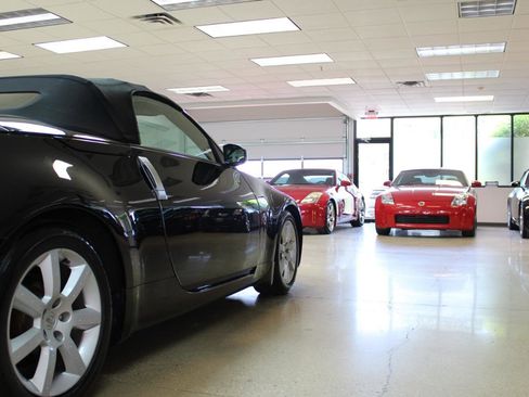 Used 2004 Nissan 350Z Touring RWD image 24