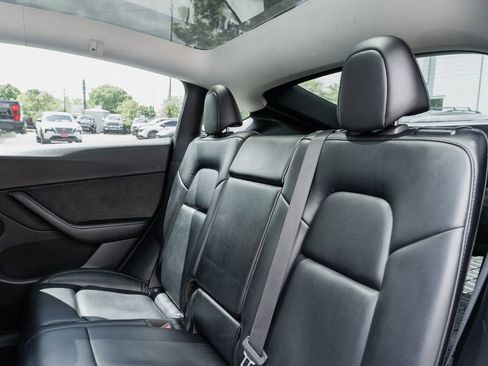 Used 2022 Tesla Model Y Performance AWD/4WD image 18