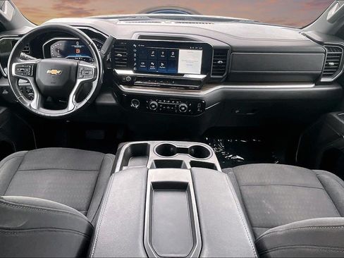 Used 2022 Chevrolet Silverado 1500 LT AWD/4WD image 16