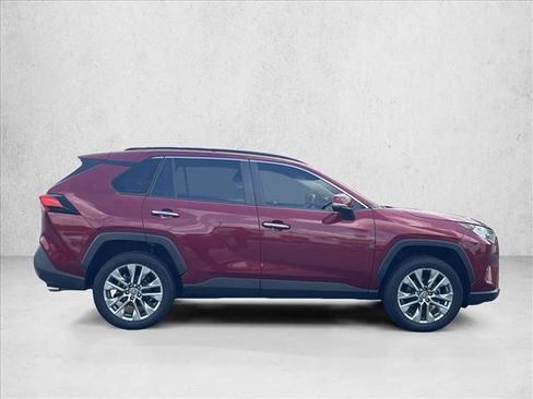 Used 2020 Toyota RAV4 Limited FWD image 4