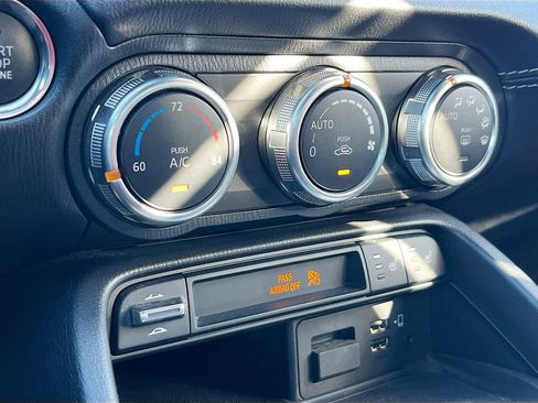 Used 2023 MAZDA MX-5 Miata Grand Touring RWD image 16