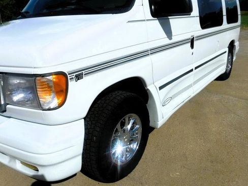 Used 2000 Ford E-150 and Econoline 150 RWD image 14