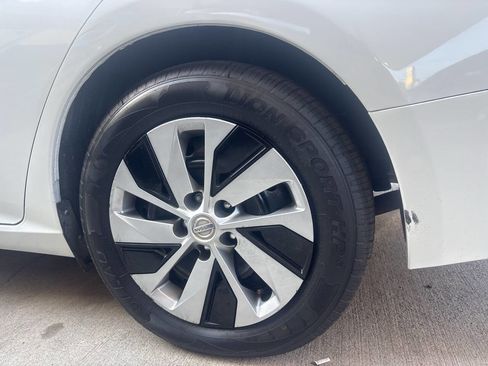 Used 2022 Nissan Altima 2.5 S FWD image 18