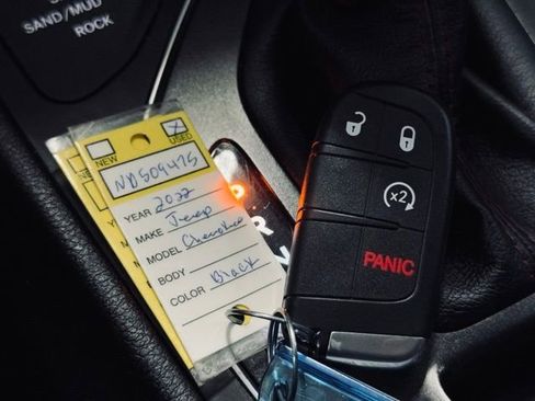 Certified 2022 Jeep Cherokee Trailhawk w/ Comfort/Convenience Group image 39