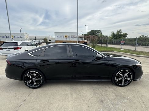 Certified 2023 Honda Accord Sport image 9