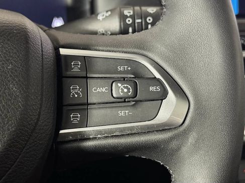 Used 2023 Jeep Compass High Altitude AWD/4WD image 16