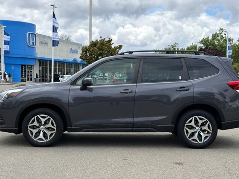 Used 2023 Subaru Forester Premium AWD/4WD image 7