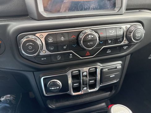 Used 2021 Jeep Gladiator Overland w/ Popular Equipment Package image 9