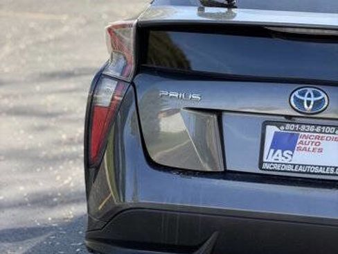 Used 2016 Toyota Prius Two image 6