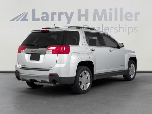 Used 2015 GMC Terrain SLT image 2