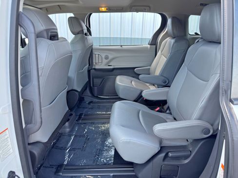 Used 2023 Toyota Sienna XLE w/ XLE Plus Package image 41