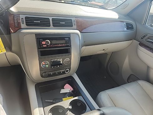 Used 2014 GMC Yukon XL SLT image 14