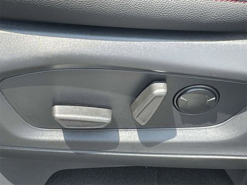 New 2025 Ford Explorer Active image 14