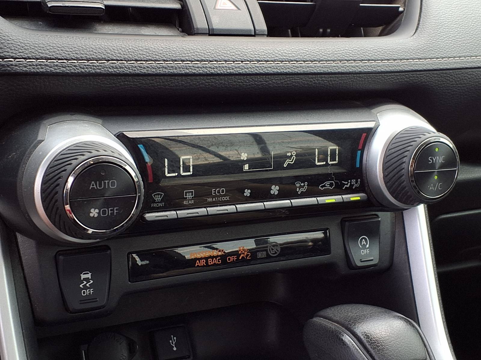 Used 2022 Toyota RAV4 XLE w/ Convenience Package FWD image 8