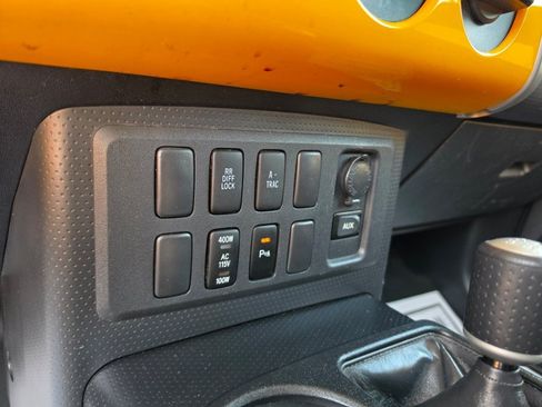 Used 2007 Toyota FJ Cruiser 4WD image 22