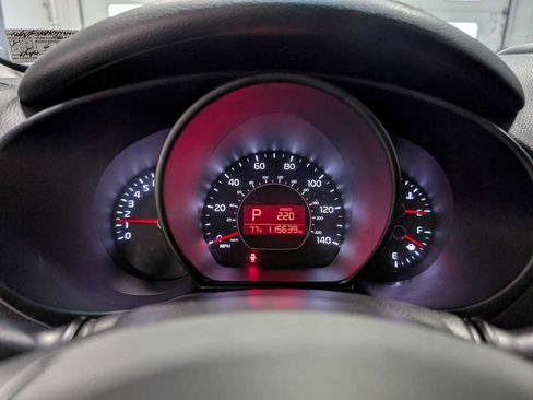Used 2017 Kia Soul + FWD image 22